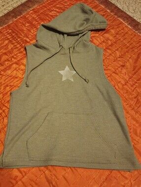 AE x The Ziegler Sisters‎ Sleeveless Hoodie Tee Star